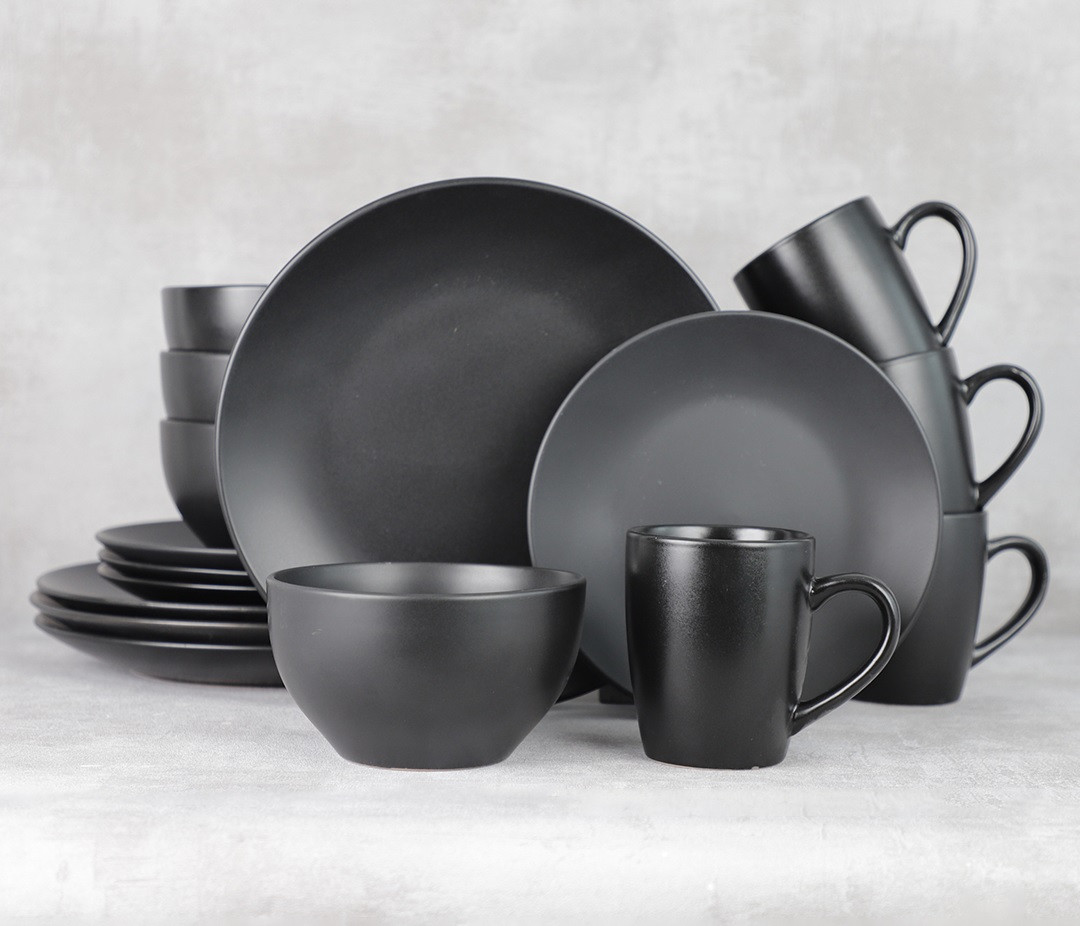 8 Plates 4 Bowls 4 Mugs